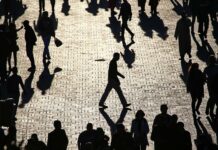 Греция принимает беспрецедентные меры, чтобы не стать старейшей нацией Европы