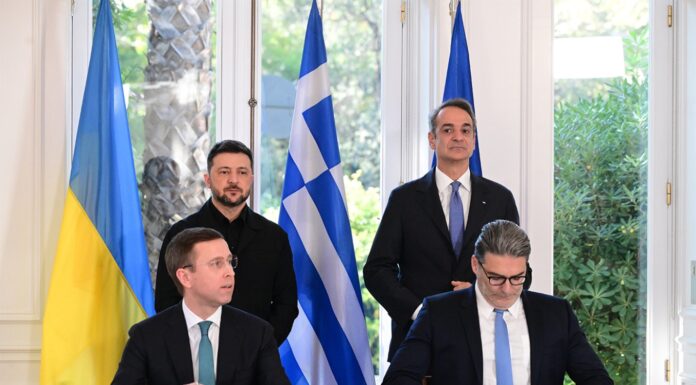 Украина и Греция подписали меморандум о поставках СПГ из США