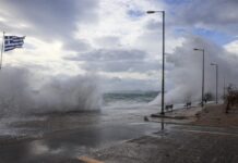 Наводнения на Балканах: в Греции опасаются схода оползней