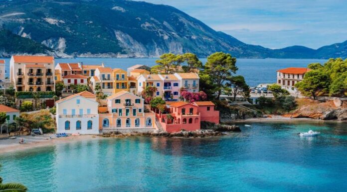 Куда поехать в семейный отпуск: 5 лучших греческих островов