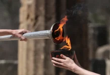 Церемонию передачи огня Олимпиады оргкомитету Игр сократят из-за непогоды