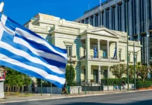 В Греции сообщили российским дипломатам об ограничениях, заявило посольство
