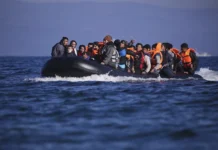 У острова Хиос при задержании катера с мигрантами погибли 14 человек