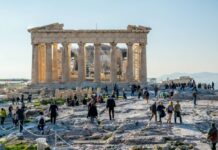 Греция вновь открывается для российских туристов