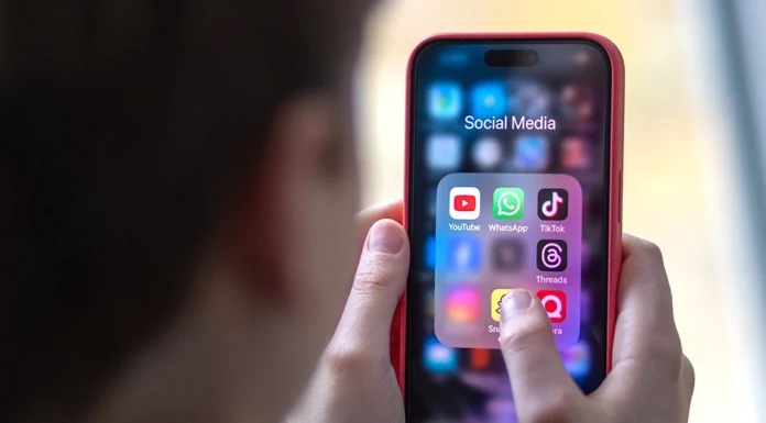 Reuters: Греция близка к введению запрета на соцсети для детей младше 15 лет