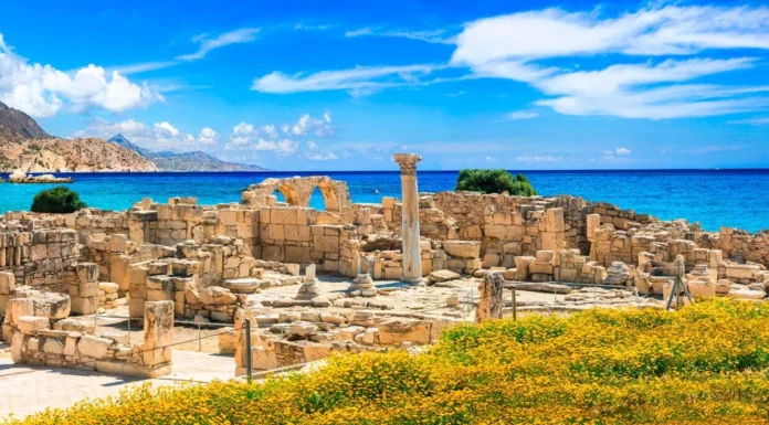 Кипр самый теплый средиземноморский остров, который бьет все рекорды: чем он поражает туристов