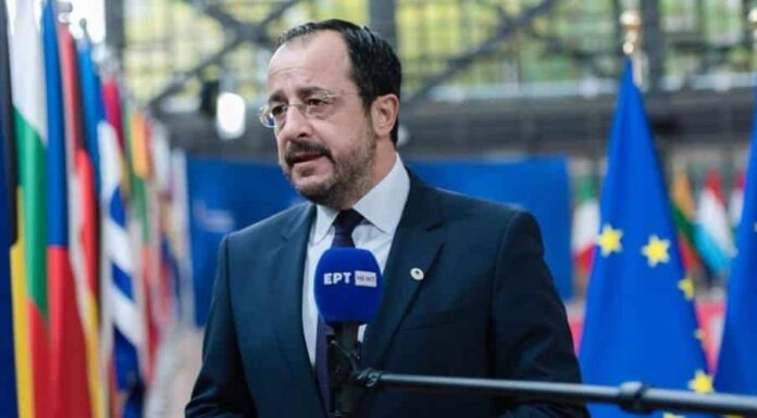 Президент Кипра назвал британские военные базы пережитком колониализма