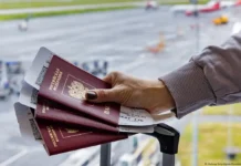 Еврокомиссия намерена ужесточить выдачу виз россиянам