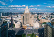 МИД призвал россиян воздержаться от мест массового скопления людей в Европе