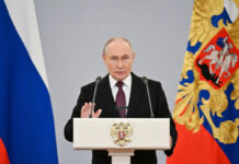 Опрос показал, сколько россиян доверяют Путину